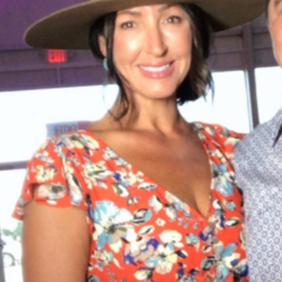 Meet your Posher, Jenn - Picture 7 of 13